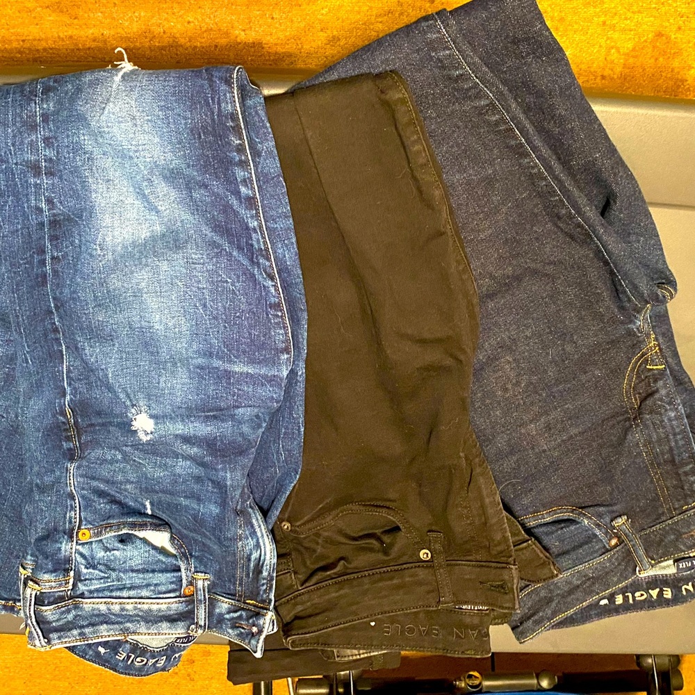 Men’s American Eagle Outfitters Distressed Next level air flex jeans.
